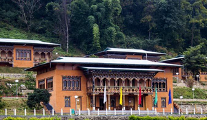 Lingkar Lodge