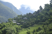 Dorf in den Bergen Nabji Korphu Trek Bhutan