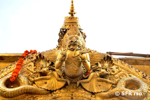 Goldene Statue in Kathmandu