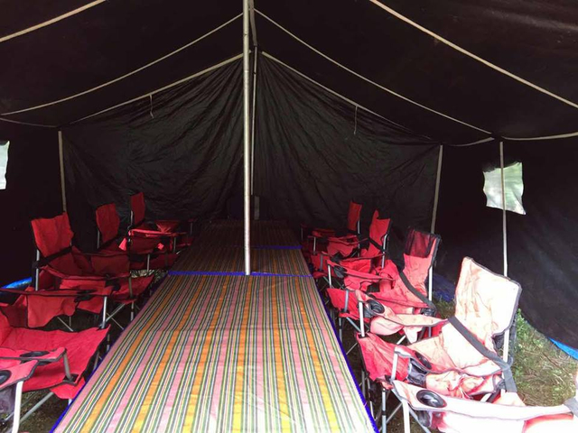 Essenszelt beim Camping